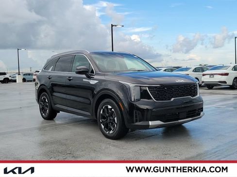 Certified 2025 Kia Sorento S w/ Panoramic Sunroof Package FWD image 1