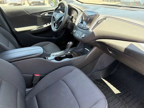 Used 2019 Chevrolet Malibu LT FWD image 25