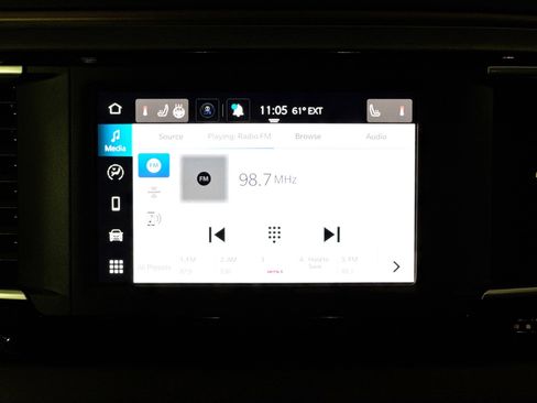 Used 2023 Chrysler Voyager LX image 25