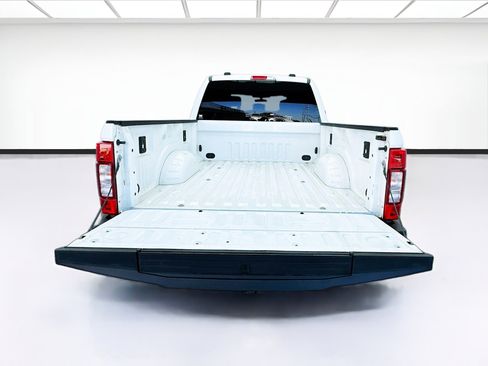 Used 2022 Ford F250 XLT w/ Black Appearance Package AWD/4WD image 17
