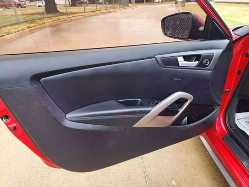 Used 2013 Hyundai Veloster Turbo image 22