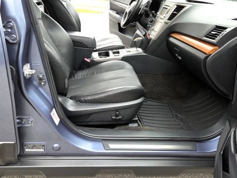 Used 2013 Subaru Outback 2.5i Limited w/ Moonroof Pkg AWD/4WD image 41