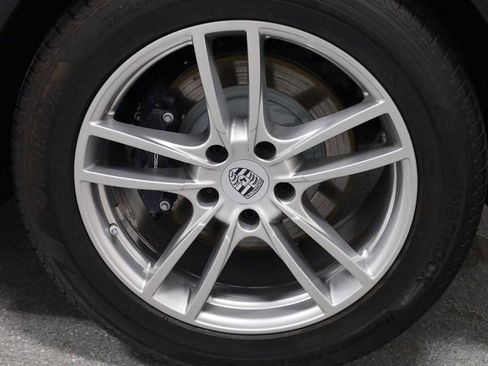 Used 2024 Porsche Cayenne image 37