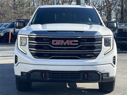 Used 2022 GMC Sierra 1500 AT4 w/ Technology Package image 3