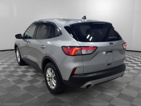 Used 2022 Ford Escape SE FWD image 3