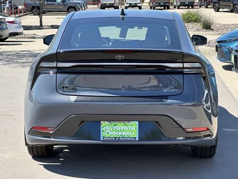 New 2026 Toyota Prius Plug-In Hybrid FWD image 4