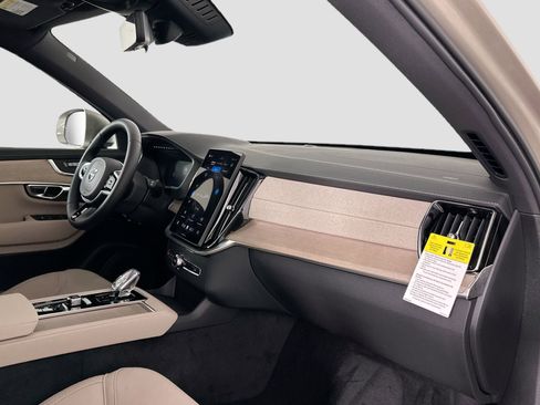 New 2026 Volvo XC90 B5 Core image 26