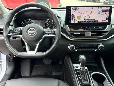 Used 2023 Nissan Altima 2.5 SR w/ SR Premium Package AWD/4WD image 7