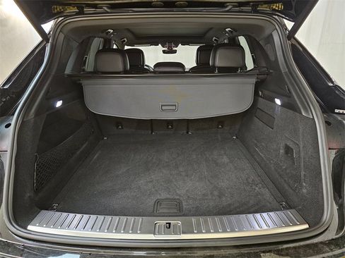 Used 2019 Porsche Cayenne Base image 14