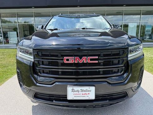 Certified 2023 GMC Acadia SLE w/ Driver Convenience Package AWD/4WD image 3