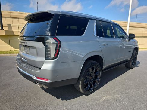 Used 2025 Chevrolet Tahoe High Country image 2
