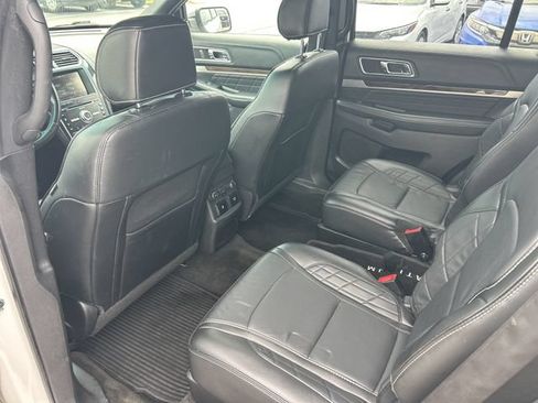 Used 2016 Ford Explorer Platinum AWD/4WD image 30