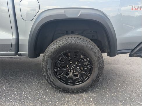 Used 2024 Chevrolet Colorado Trail Boss w/ Advanced Trailering Package AWD/4WD image 10