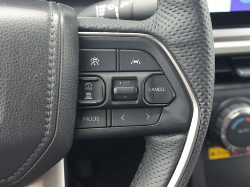 Used 2025 Toyota Tacoma TRD Off-Road w/ TRD Off Road Upgrade Package AWD/4WD image 11