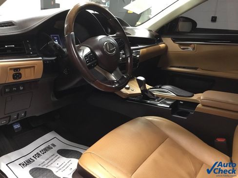 Used 2018 Lexus ES 350 w/ Navigation System Package image 21
