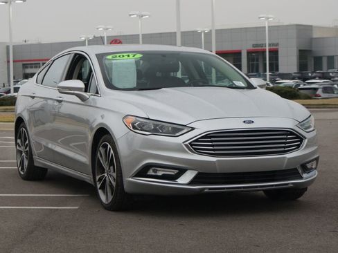 Used 2017 Ford Fusion Titanium image 2