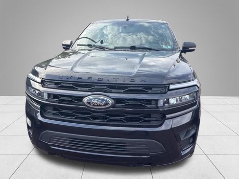 Used 2023 Ford Expedition Limited AWD/4WD image 2
