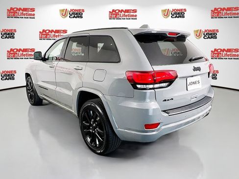 Used 2019 Jeep Grand Cherokee Altitude AWD/4WD image 2