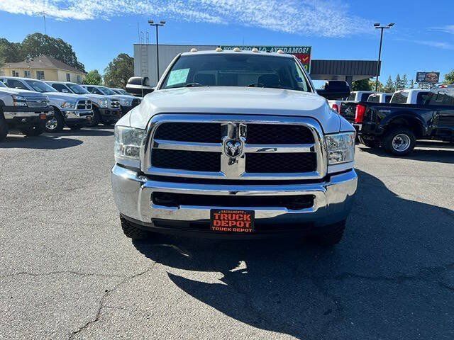 Used 2015 RAM 3500 Tradesman w/ Chrome Appearance Group AWD/4WD image 2
