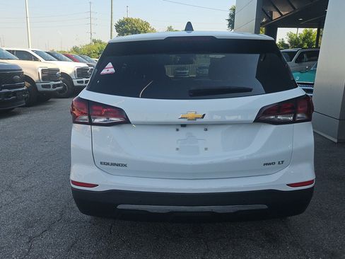 Used 2024 Chevrolet Equinox LT AWD/4WD image 4