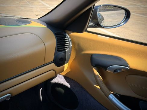 Used 2004 Porsche Boxster S image 31