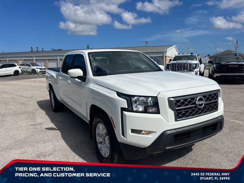 Used 2022 Nissan Frontier SV w/ Technology Package RWD image 3
