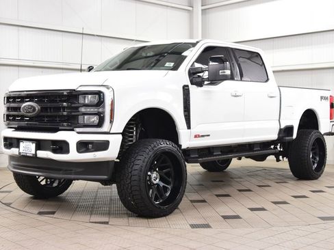 Used 2024 Ford F350 Lariat w/ Lariat Ultimate Package AWD/4WD image 3