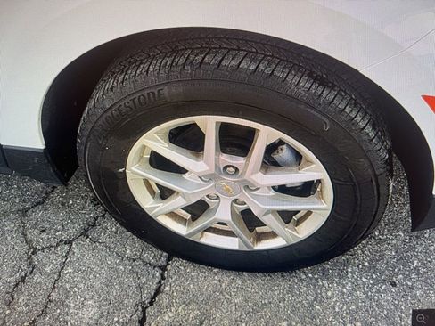 Used 2022 Chevrolet Equinox LT AWD/4WD image 8