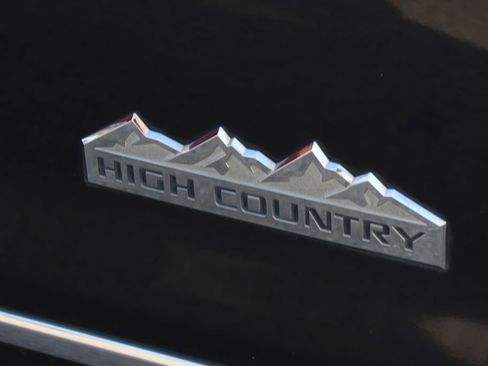 Used 2018 Chevrolet Silverado 1500 High Country RWD image 54