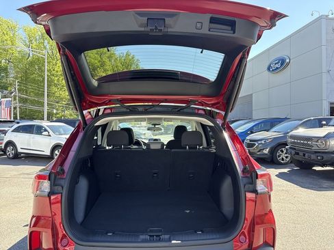 Used 2022 Ford Escape SE w/ SE Sport Appearance Package AWD/4WD image 40