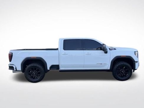 Used 2025 GMC Sierra 2500 AT4 w/ AT4 Premium Plus Package AWD/4WD image 12