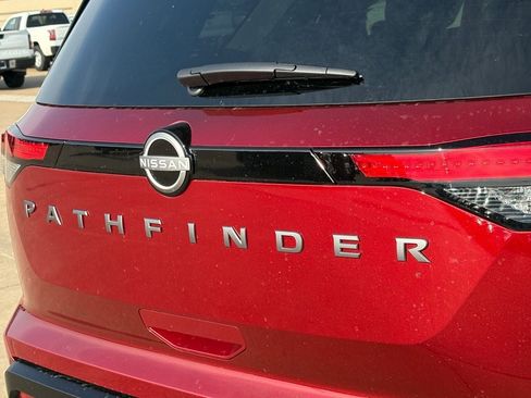 New 2026 Nissan Pathfinder SV image 8