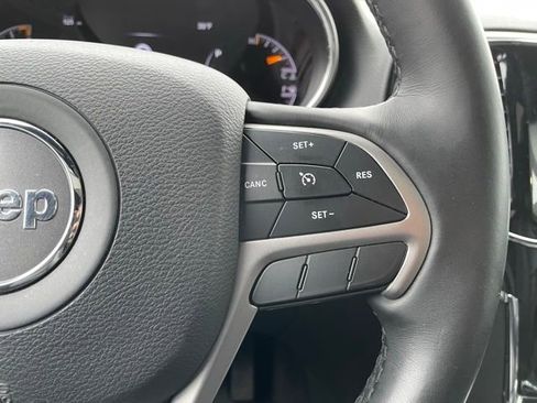 Used 2019 Jeep Grand Cherokee Limited image 16