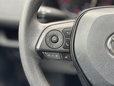 Used 2020 Toyota RAV4 LE image 30