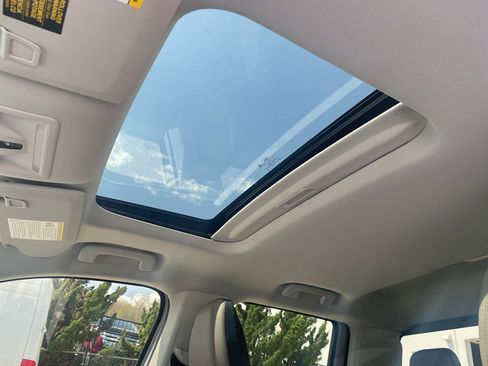 Used 2025 Ford Maverick Lariat w/ 4K Tow Package image 12