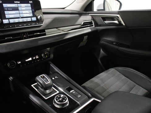 Used 2024 Mitsubishi Outlander 4WD Plug-In Hybrid image 19