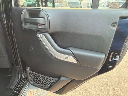 Used 2013 Jeep Wrangler Unlimited Sahara w/ Connectivity Group AWD/4WD image 10