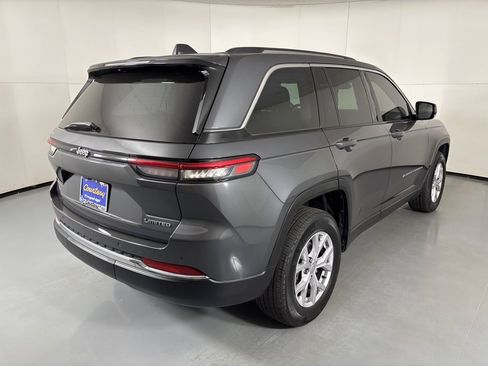 Used 2022 Jeep Grand Cherokee Limited w/ Trailer Tow Prep Group (B) image 8