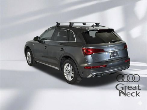 Used 2023 Audi Q5 2.0T Premium w/ Convenience Package image 8