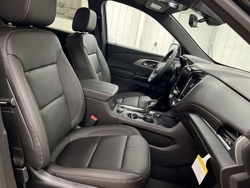 Used 2023 Chevrolet Traverse LT w/ LT Premium Package image 22