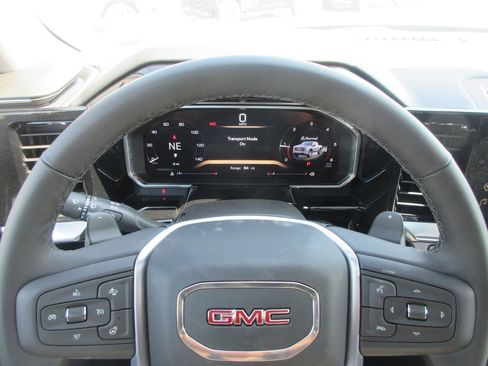 New 2026 GMC Sierra 1500 SLT image 19