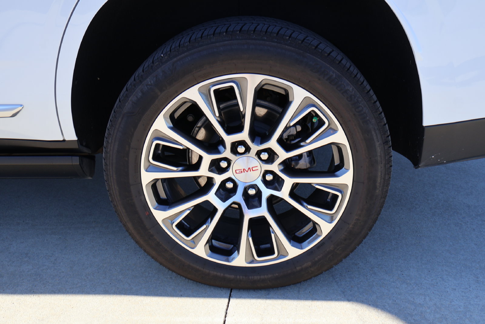 New 2026 GMC Yukon Denali w/ Sun & Power Step Package AWD/4WD image 10