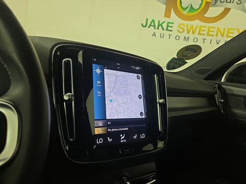 Used 2022 Volvo XC40 T5 R-Design w/ Advanced Package image 20