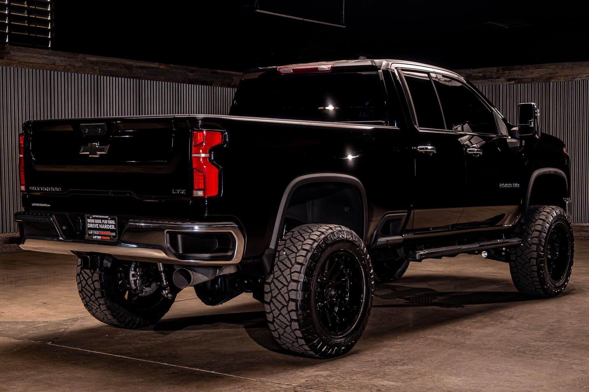 Used 2024 Chevrolet Silverado 2500 LTZ w/ LTZ Convenience Package AWD/4WD image 10