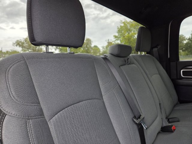 Used 2024 RAM 2500 Big Horn AWD/4WD image 31