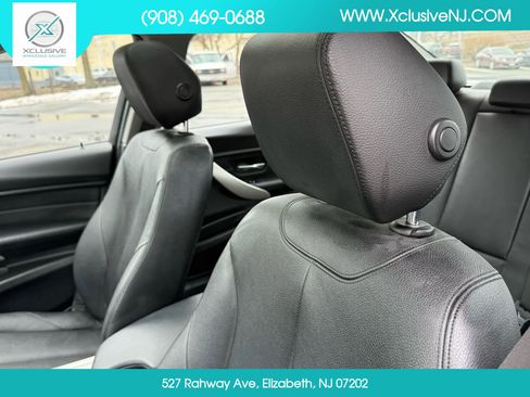 Used 2018 BMW 320i xDrive Sedan w/ Premium Package image 10