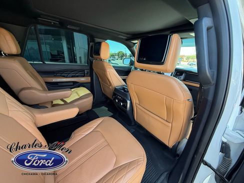 Used 2024 Ford Expedition Max Platinum AWD/4WD image 16