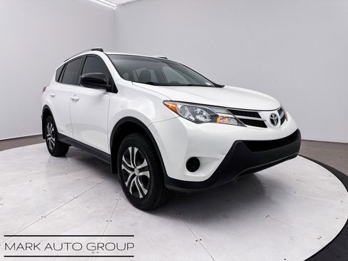 Used 2014 Toyota RAV4 LE image 1