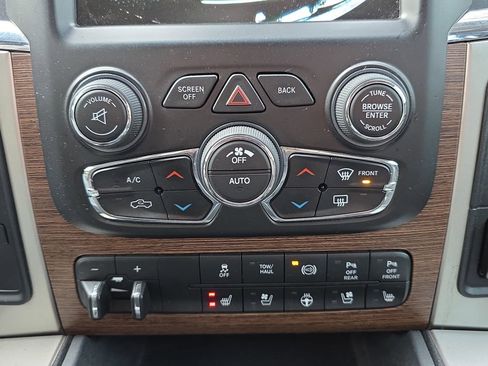 Used 2017 RAM 3500 Laramie image 25