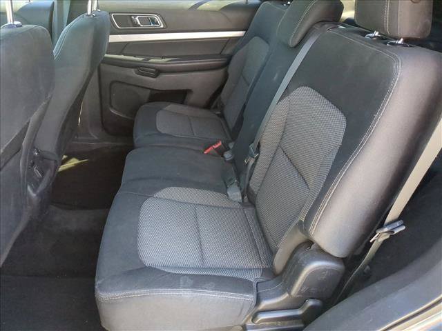 Used 2017 Ford Explorer XLT FWD image 18